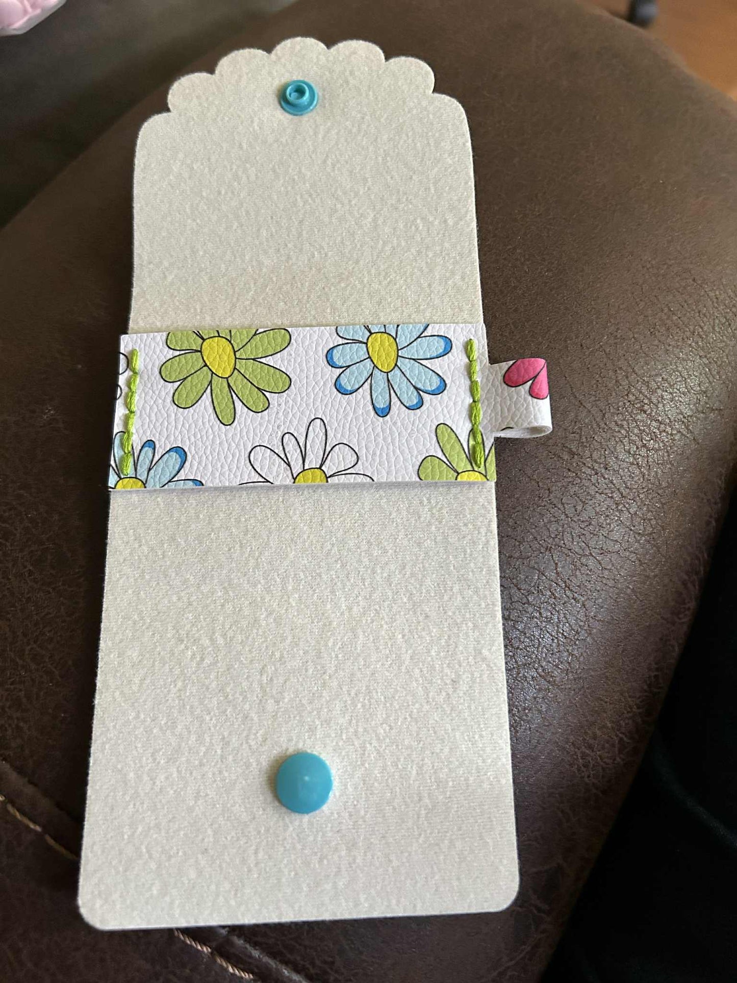 Daisy print post it note holder